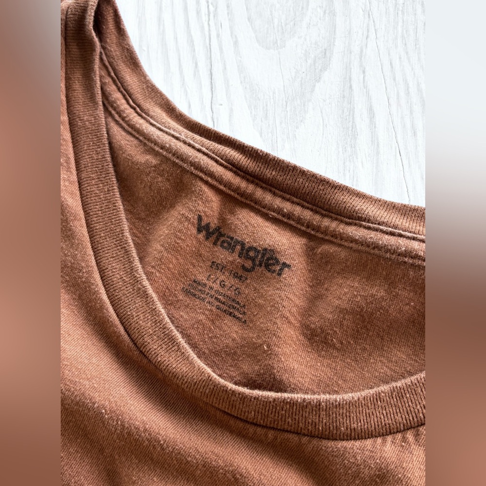 WRANGLER WOMEN'S COWBOY BOYFRIEND SHORT SLEEVE GRAPHIC TEE Size Large - Picture 5 of 5